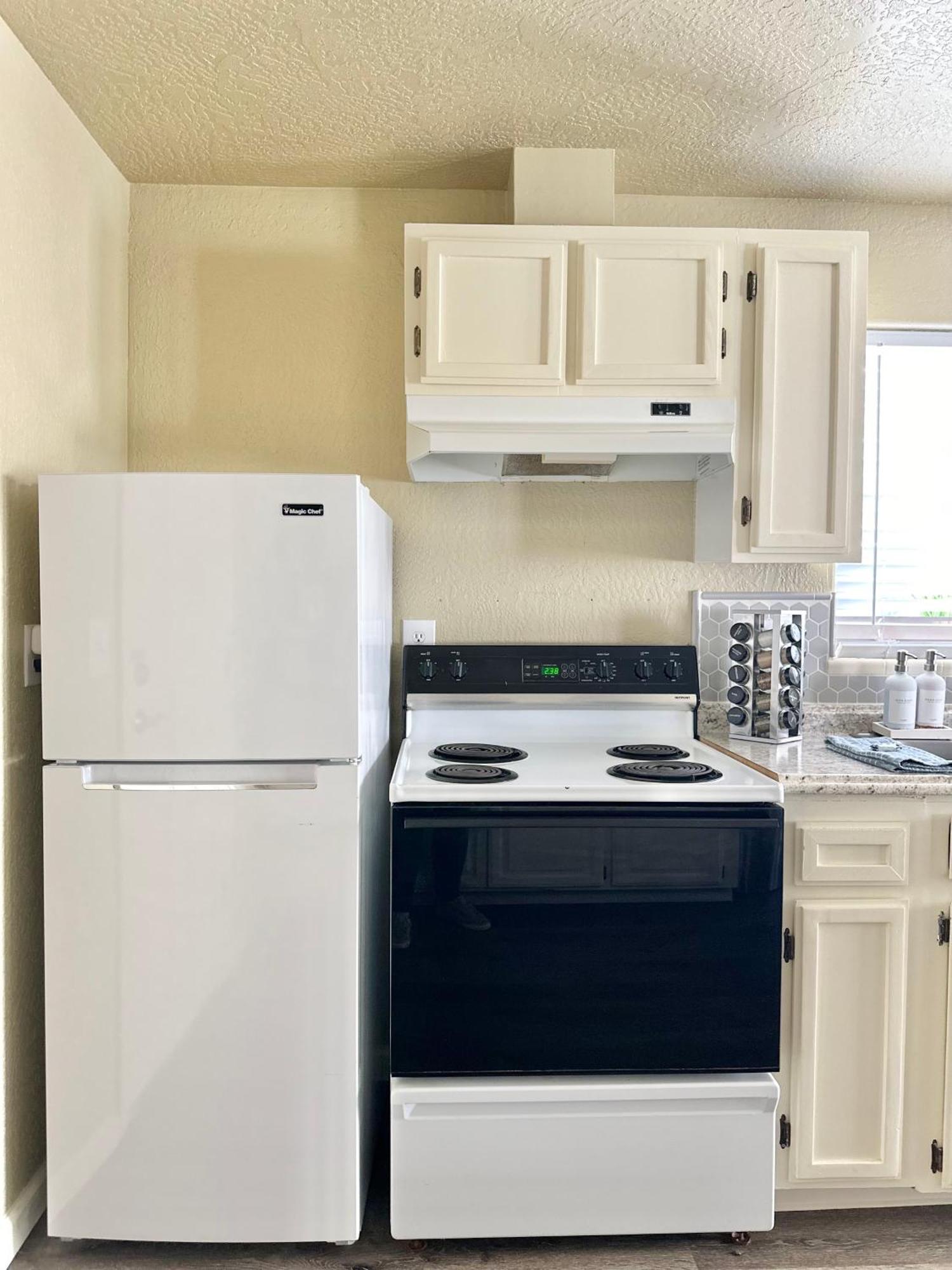 Near Downtown- Kitchen-Washerdryer-Parking 梅德福 外观 照片